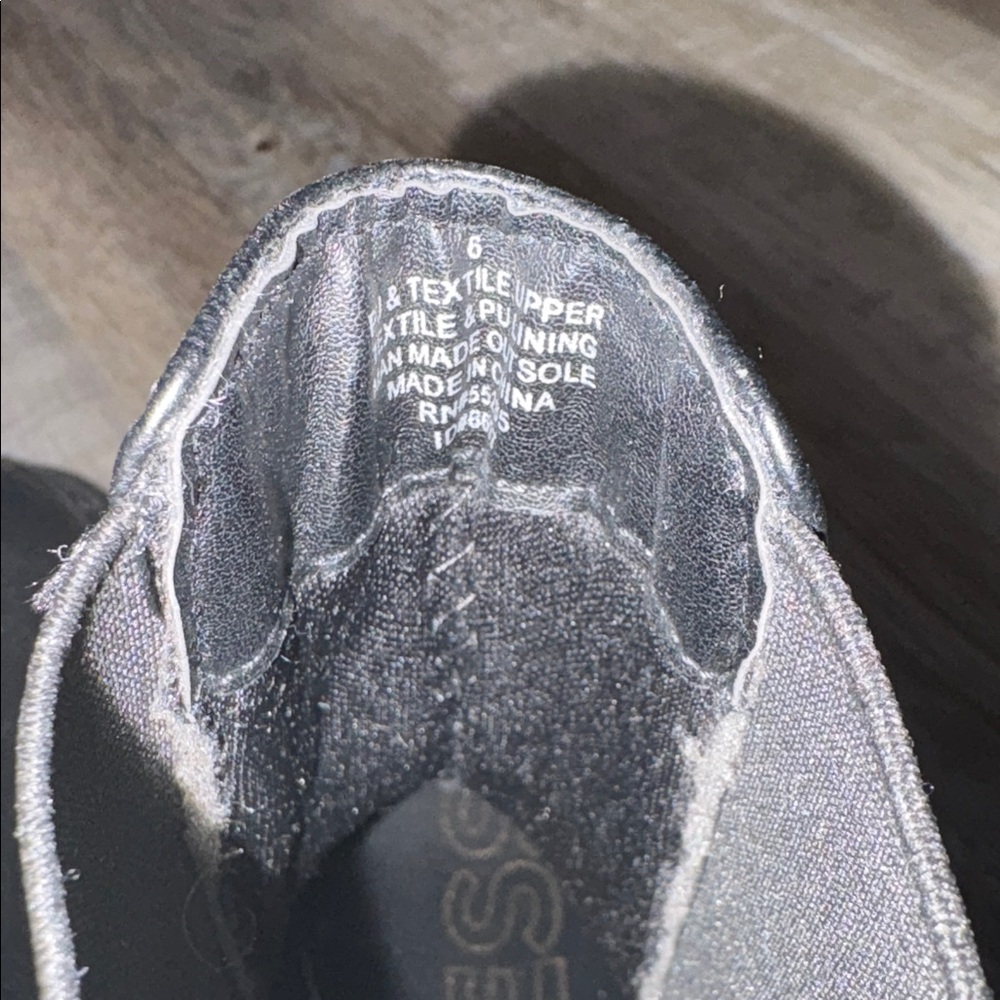 Express Boots - Picture 4 of 5